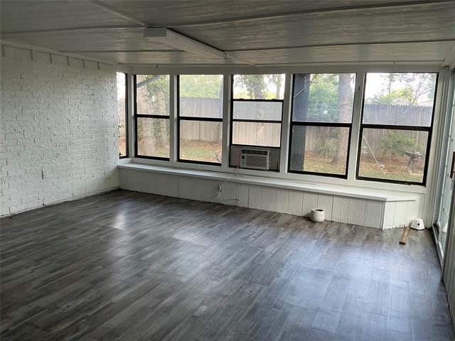 Foto del edificio - 4715 Lester Dr