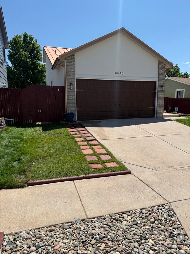 Foto del edificio - 6645 Greylock Dr