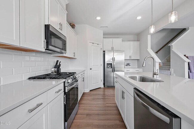 Foto del edificio - Room in House on Longleaf Gln Ln