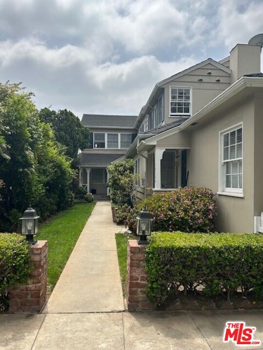Foto del edificio - 10364 Ashton Ave