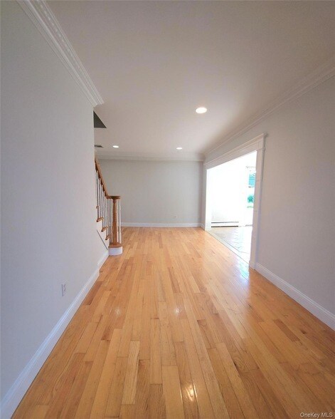 Building Photo - 34 Arch Ln