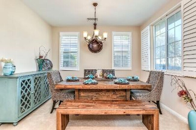 Building Photo - Tuscany Community, furnished. Seasonal/Lon...