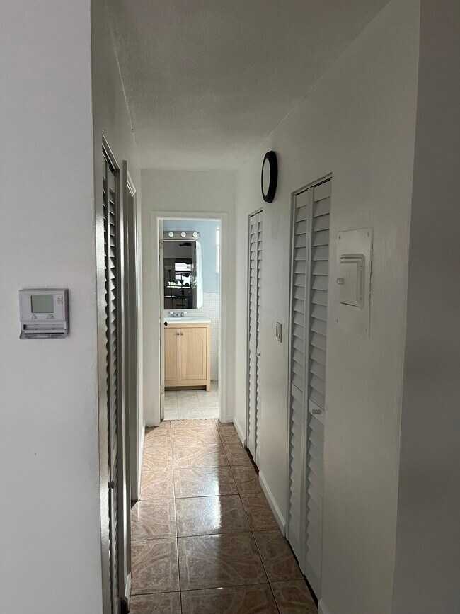 Foto del edificio - 2238 Monroe St