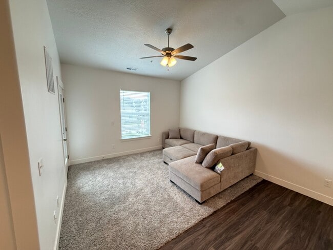 Photo - 6528 Skyline Lp Ln (Herriman, UT) Apartment