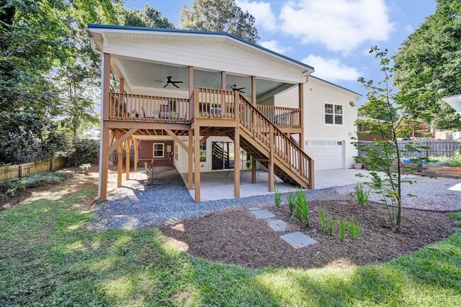 Luxury Living in Elegant Country Club Heig... - Luxury Living in Elegant Country Club Heig... House