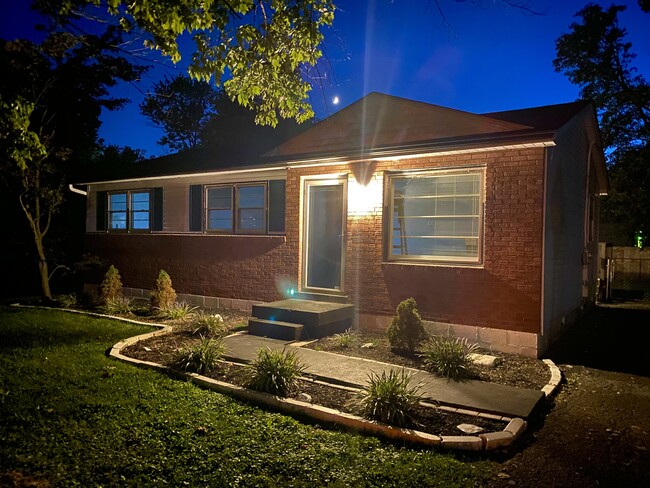 Foto del edificio - 9300 New Maple Rd