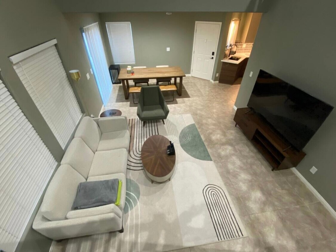 Foto principal - 5806 W Agate Ave