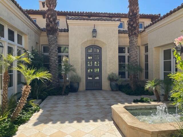 Primary Photo - 52765 Claret Cove