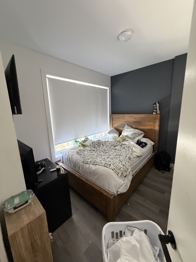 Building Photo - 227 Ave Blackburn