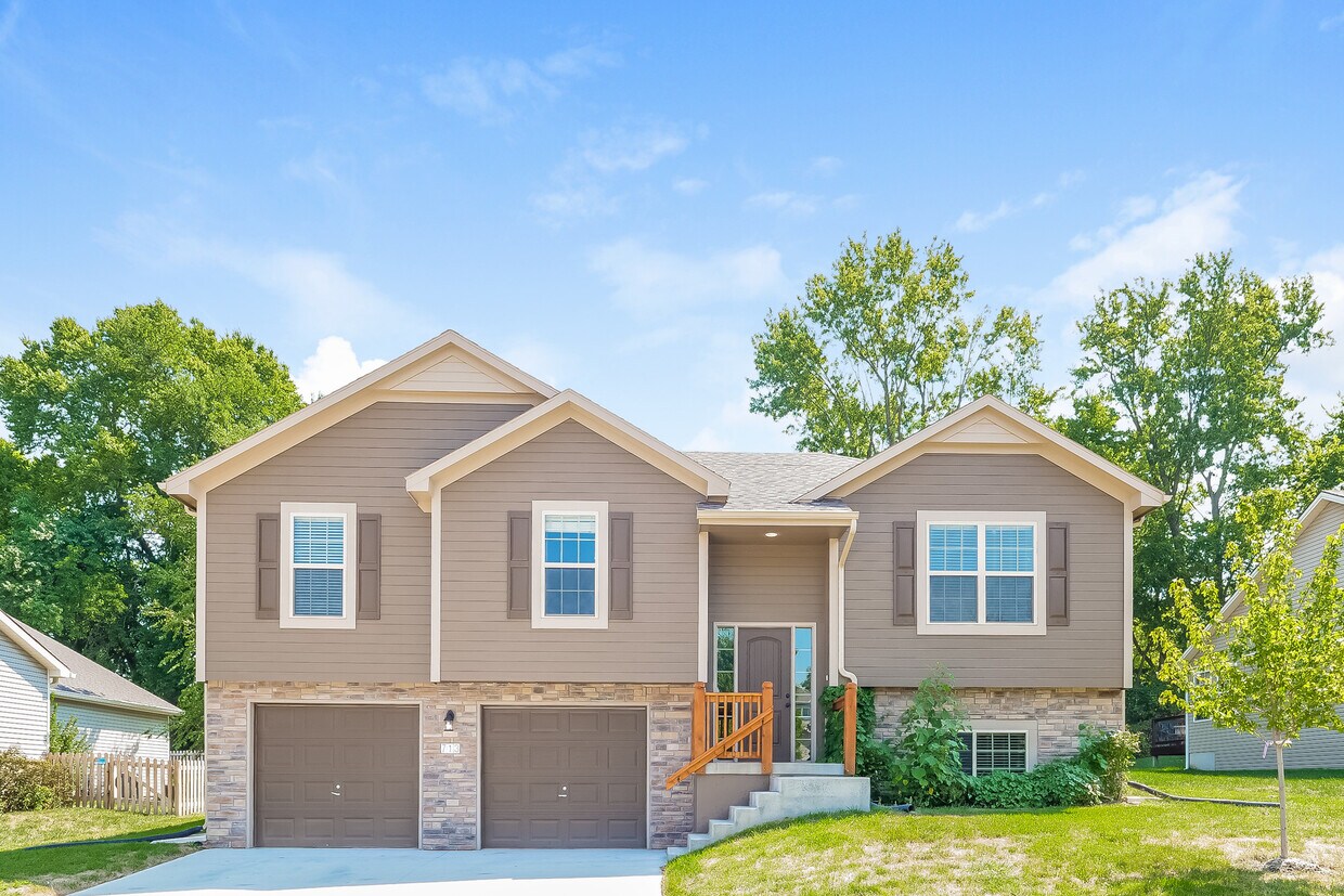 713 Hollis Ave, Belton, MO 64012 House Rental in Belton, MO