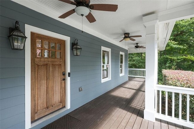 Foto del edificio - 1018 Berne St SE