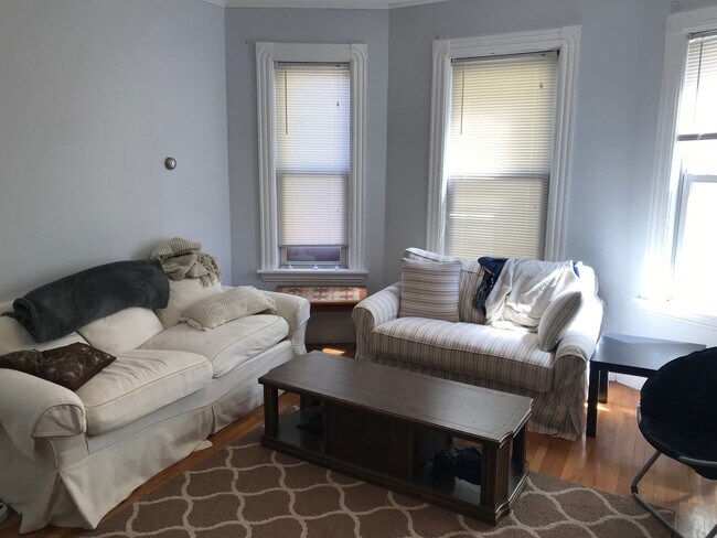 Building Photo - 346 Highland Ave