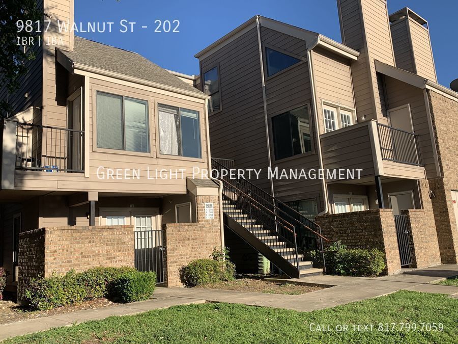 Photo - 9817 Walnut St-202