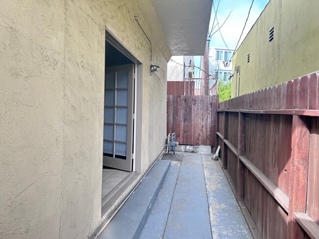 Photo - 3937 Long Beach Blvd - Lease Only Apartment