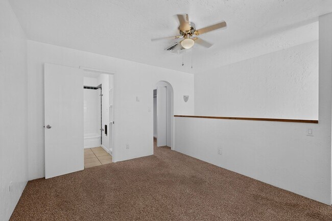 Foto del edificio - Cloverleaf Apartments