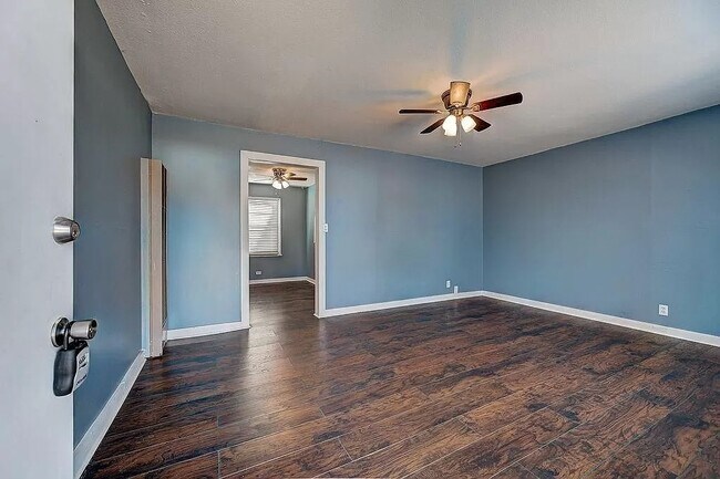 Photo - 416 Elm St House