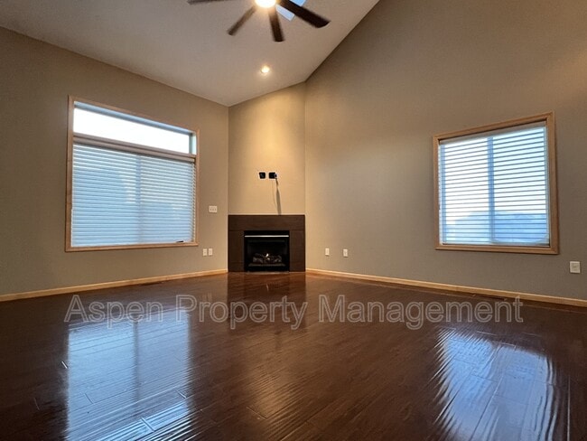 Building Photo - 1765 Sara Ct