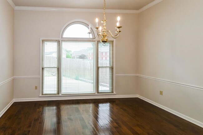 Foto del edificio - 7073 Gleneagles Dr