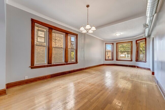 Foto del edificio - 2419 N Kostner Ave