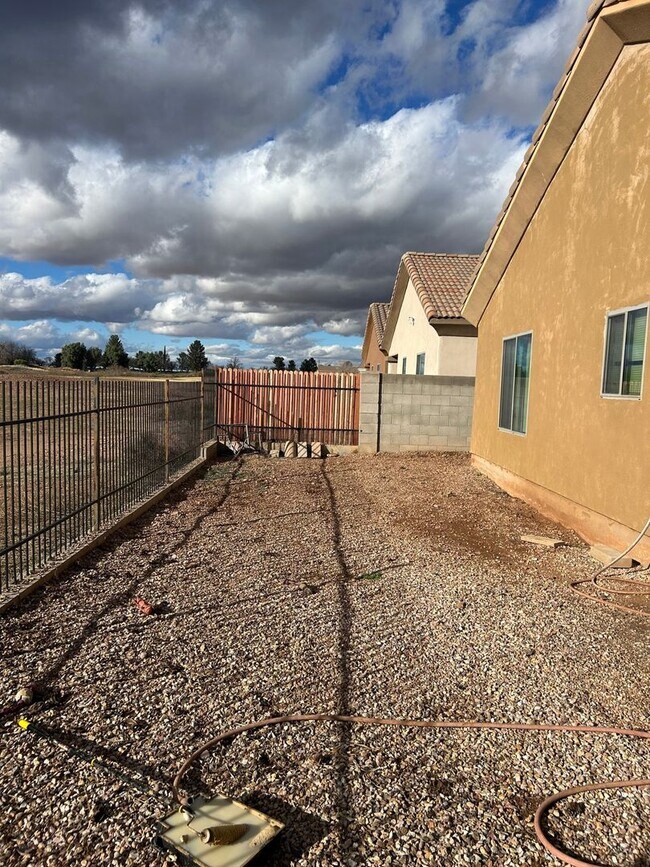 Foto del edificio - 3610 Cam Del Rancho