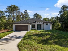 Building Photo - 820 Ashland St E