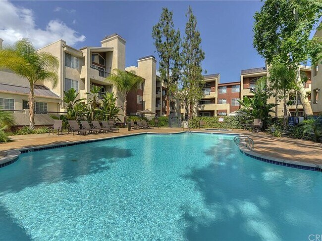 Foto del edificio - 21450 Burbank Blvd