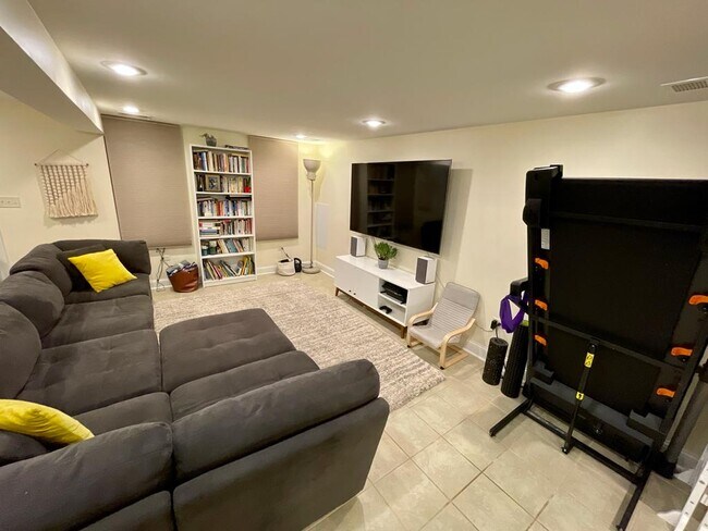Foto del edificio - 1637 W 38th Pl