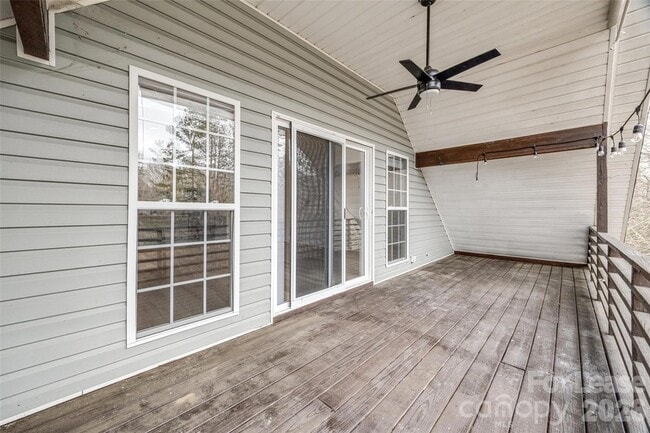 Foto del edificio - 5988 Quarter Mile Rd