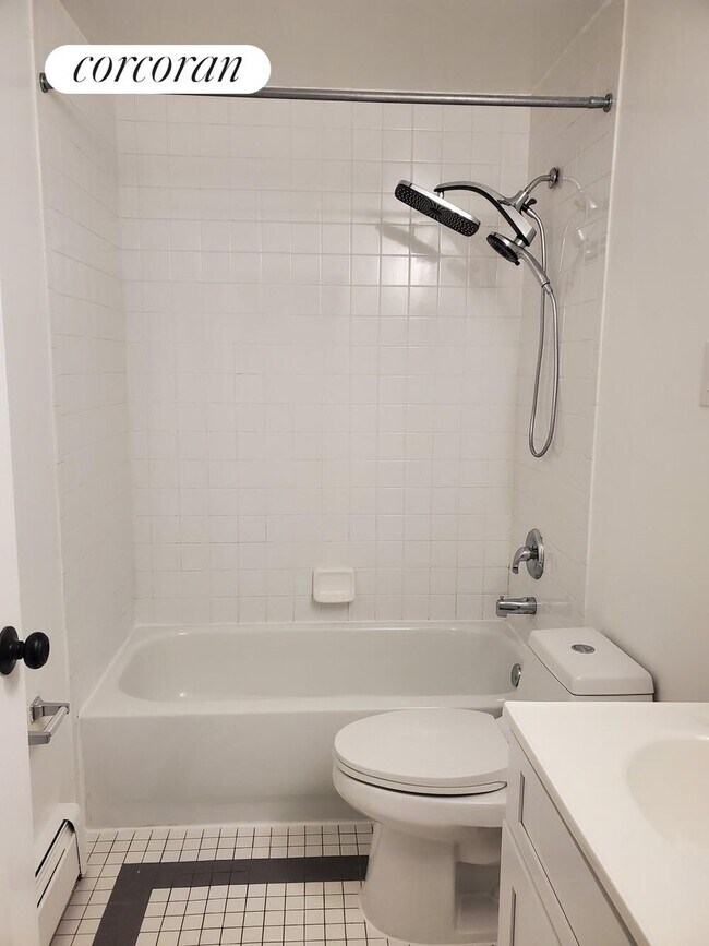 Foto del edificio - 71 E 118th St