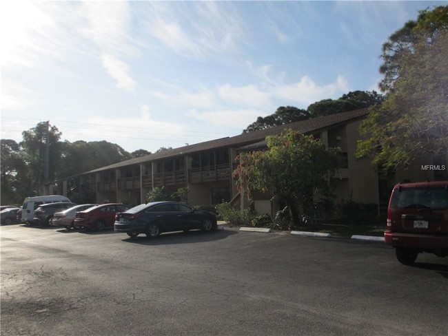 Building Photo - 24 Quails Run Blvd