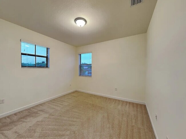 Foto del edificio - 124 SE 35 Ave