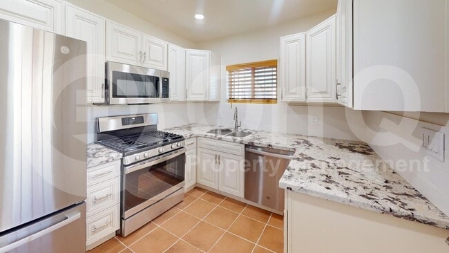 Building Photo - 1416 S Highland Ave