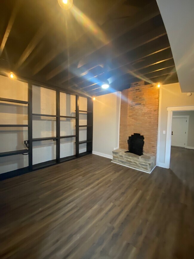 Foto del edificio - 224 W 5th St