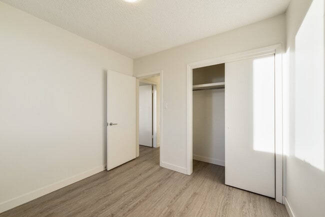 Interior Photo - Imperial Tower