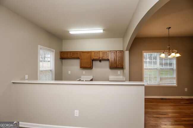 Foto del edificio - 2412 Lakewood Ave SW