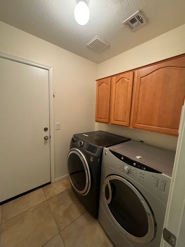 Building Photo - 3 BD + DEN IN MCCARTNEY RANCH IN CASA GRANDE