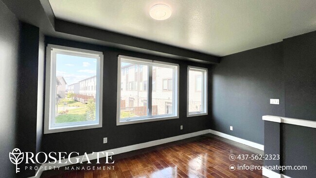 Photo du bâtiment - Spacious 4-Bedroom, 3.5-Bathroom Home in L...
