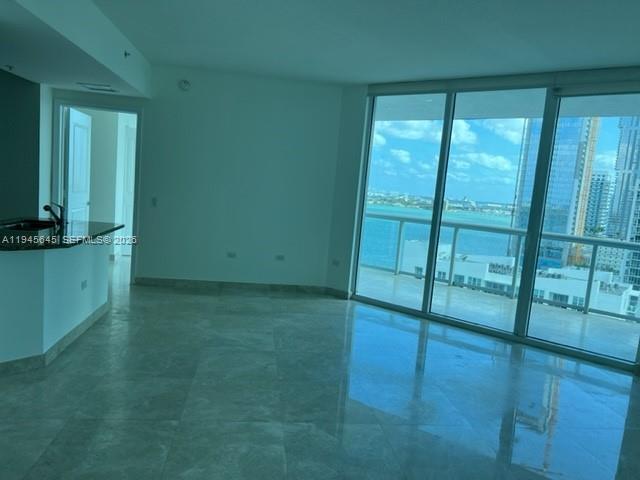 Foto del edificio - 480 NE 30th St