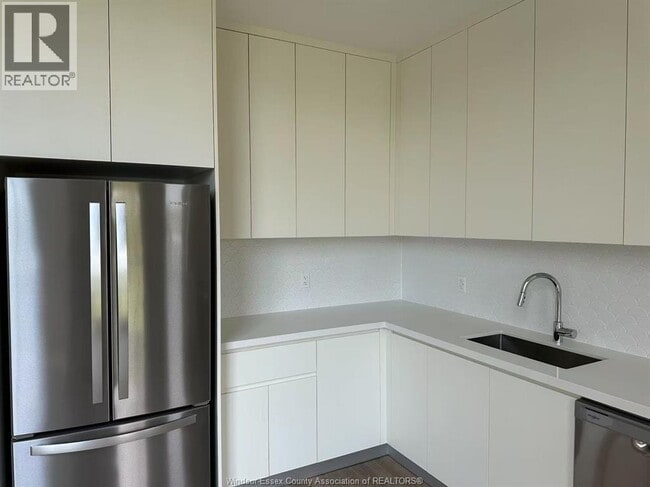 Building Photo - 4400 Laurier Pkwy