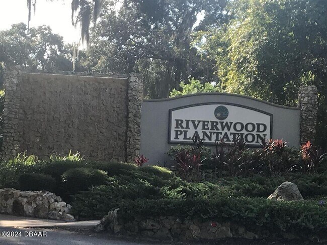 Foto del edificio - 6208 Sequoia Dr