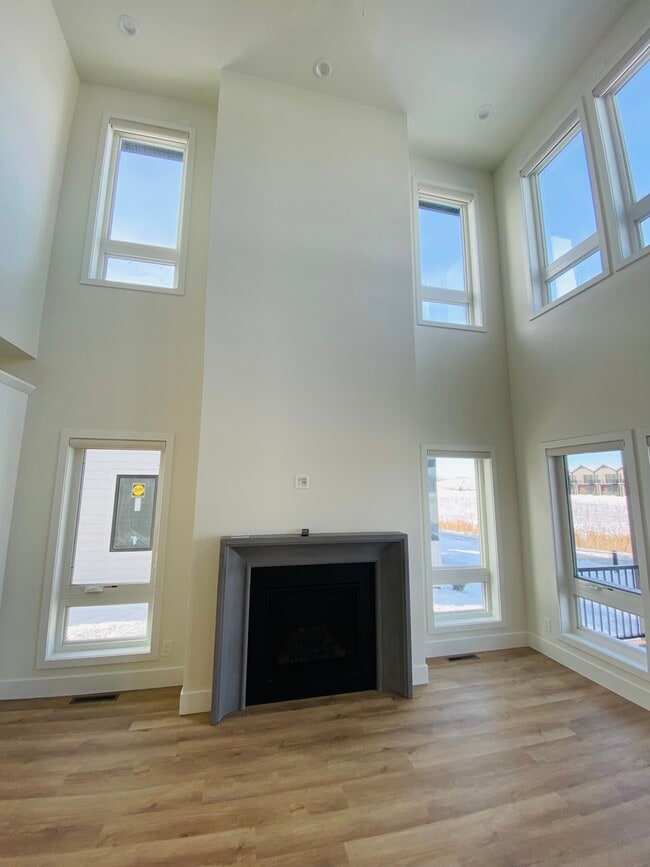 Building Photo - 4216 CYPRESS Pl
