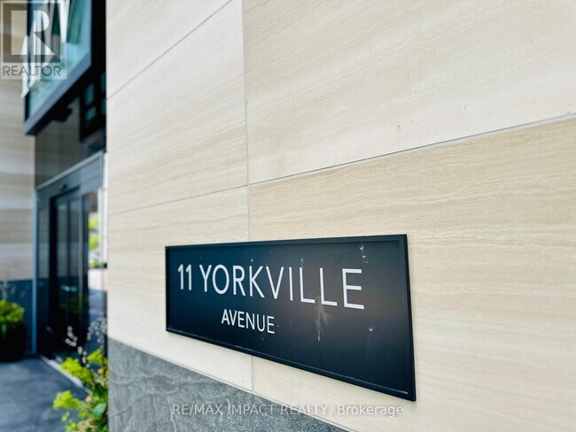 Photo du bâtiment - 11-4611 Yorkville Ave