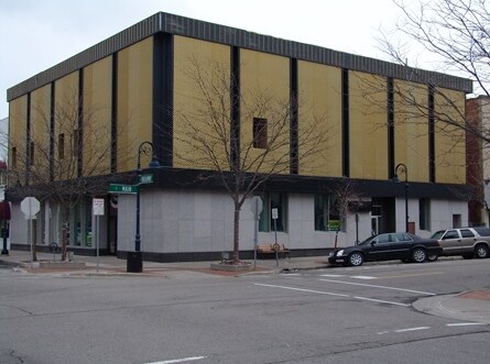 Primary Photo - 102 E Broadway St