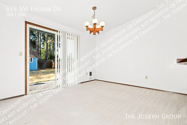 Foto del edificio - 619 NW Ensign Dr