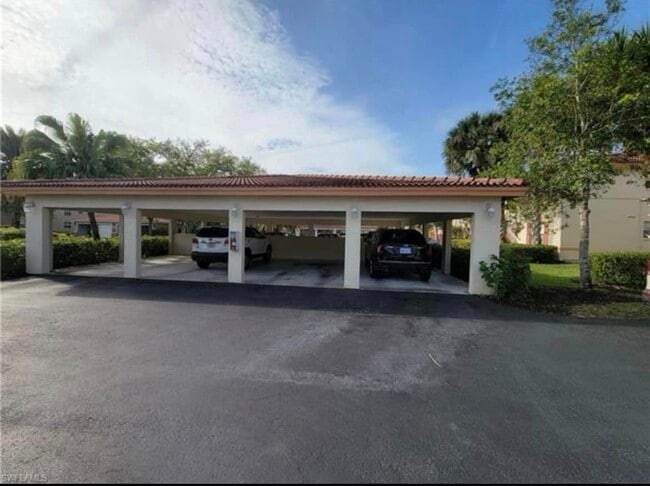 Portal de coches - 6655 Huntington Lakes Cir