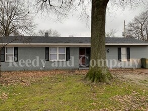 Building Photo - 4523 E Mallory Ave