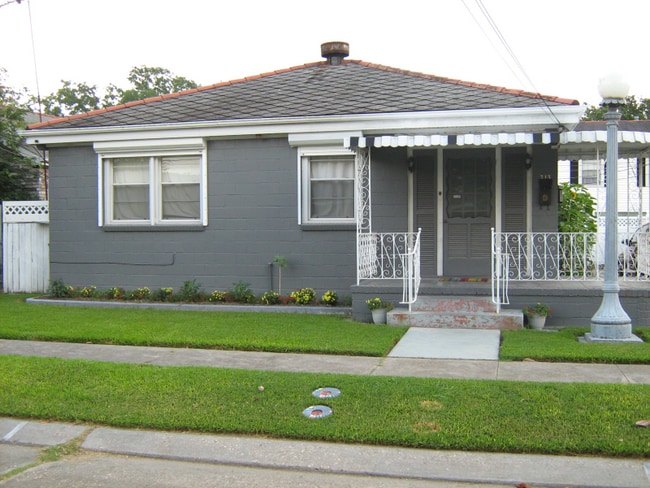 Foto del edificio - 213 Claiborne Ct