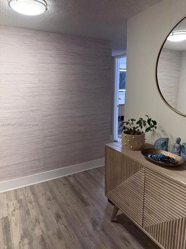 Foto del edificio - 18061 Biscayne Blvd