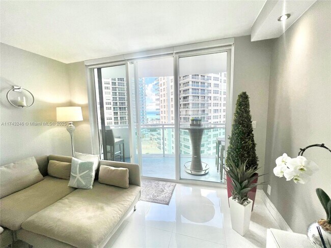 Foto del edificio - 3001 S Ocean Dr