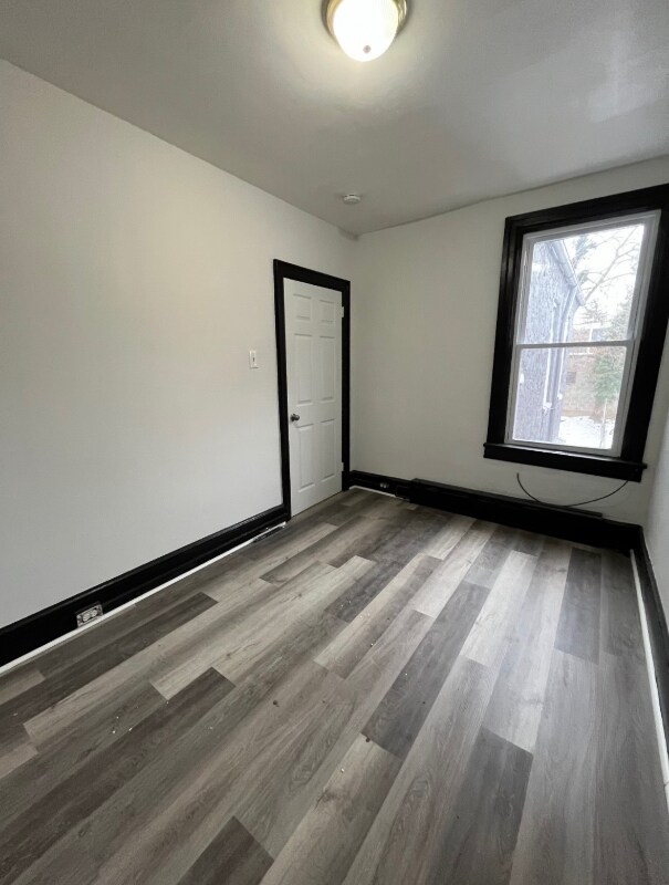 Building Photo - 429 1/2 W Vine St